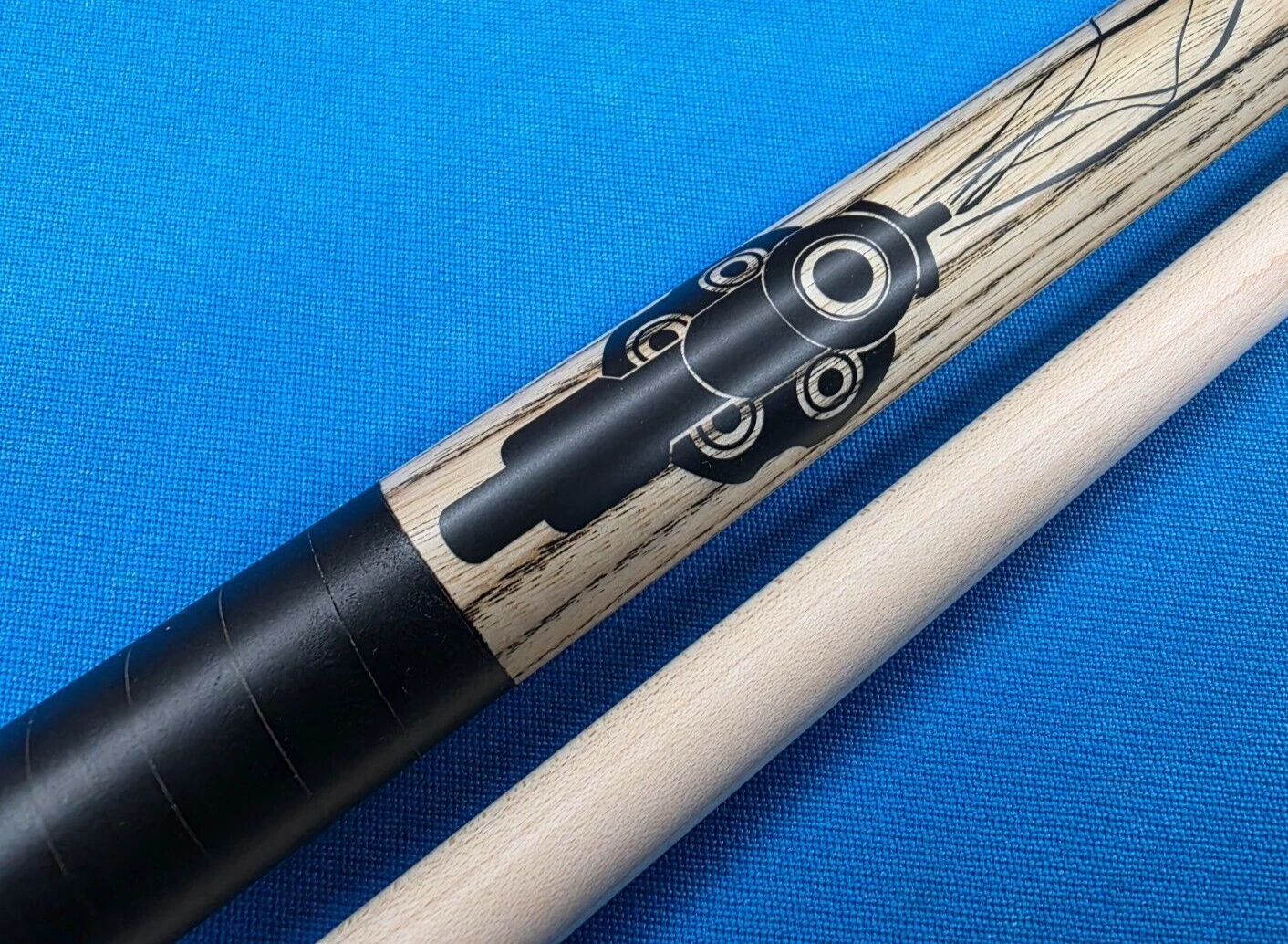 Outlaw OL52 Pool Cue Skull & Dagger Design - Image 10