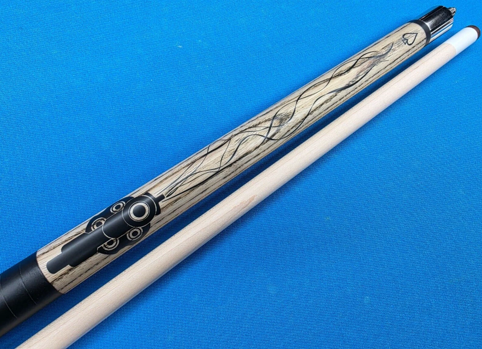 Outlaw OL52 Pool Cue Skull & Dagger Design - Image 9
