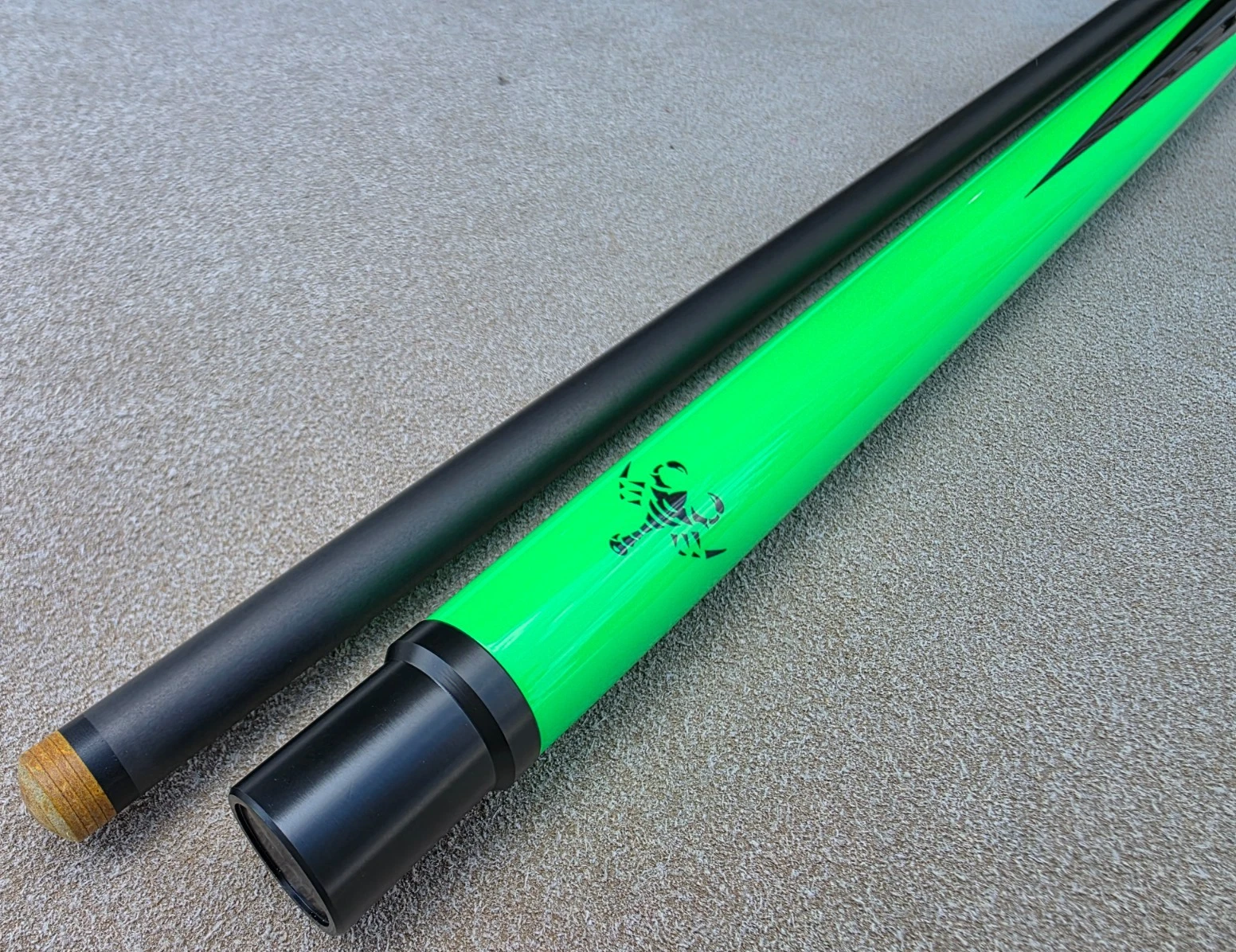 Scorpion SCO123 Neon Green Sneaky Pete Cue – Carbon Fiber Shaft - Image 5