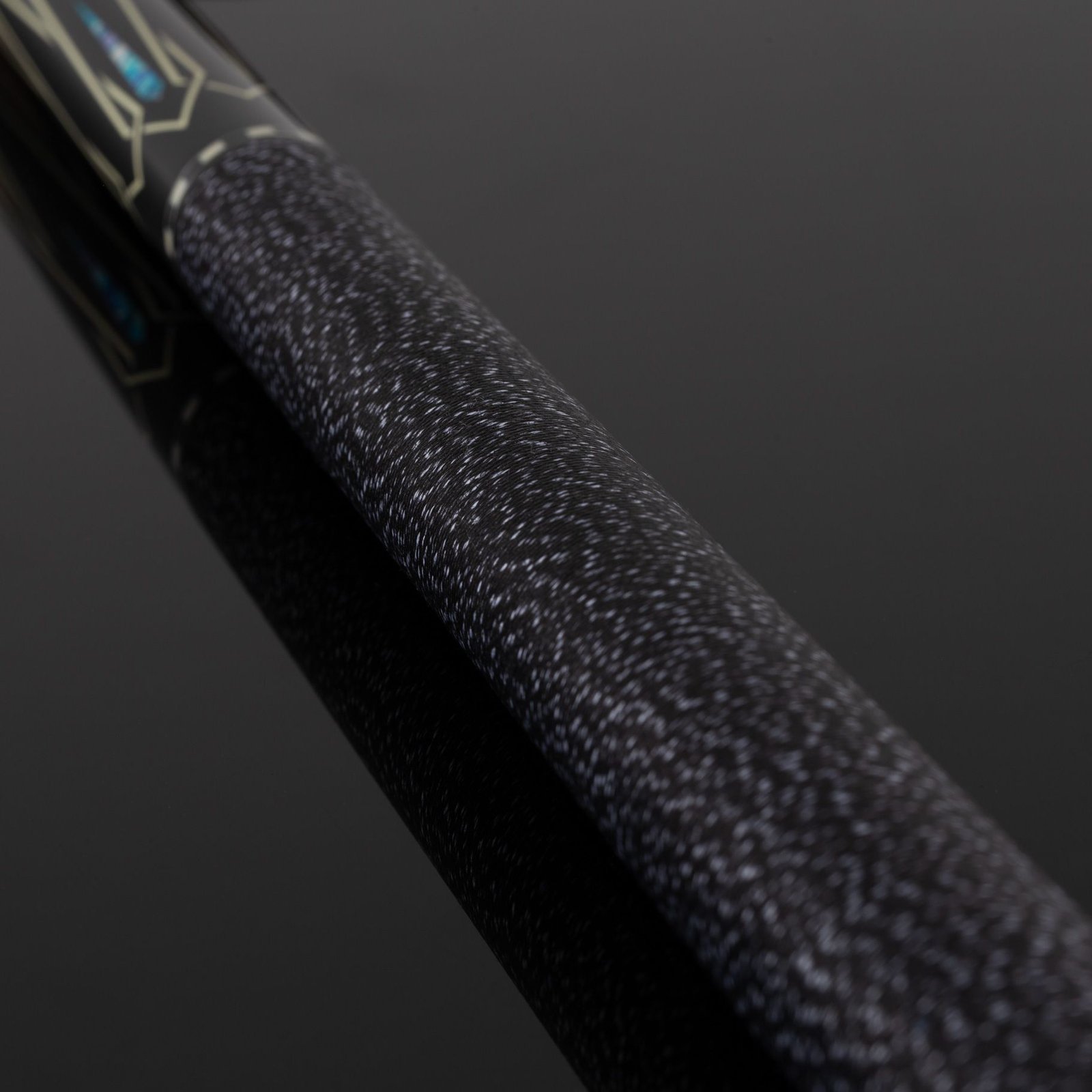 Griffin GR26 Pool Cue – Maple with Black & White Overlay Points - Image 7