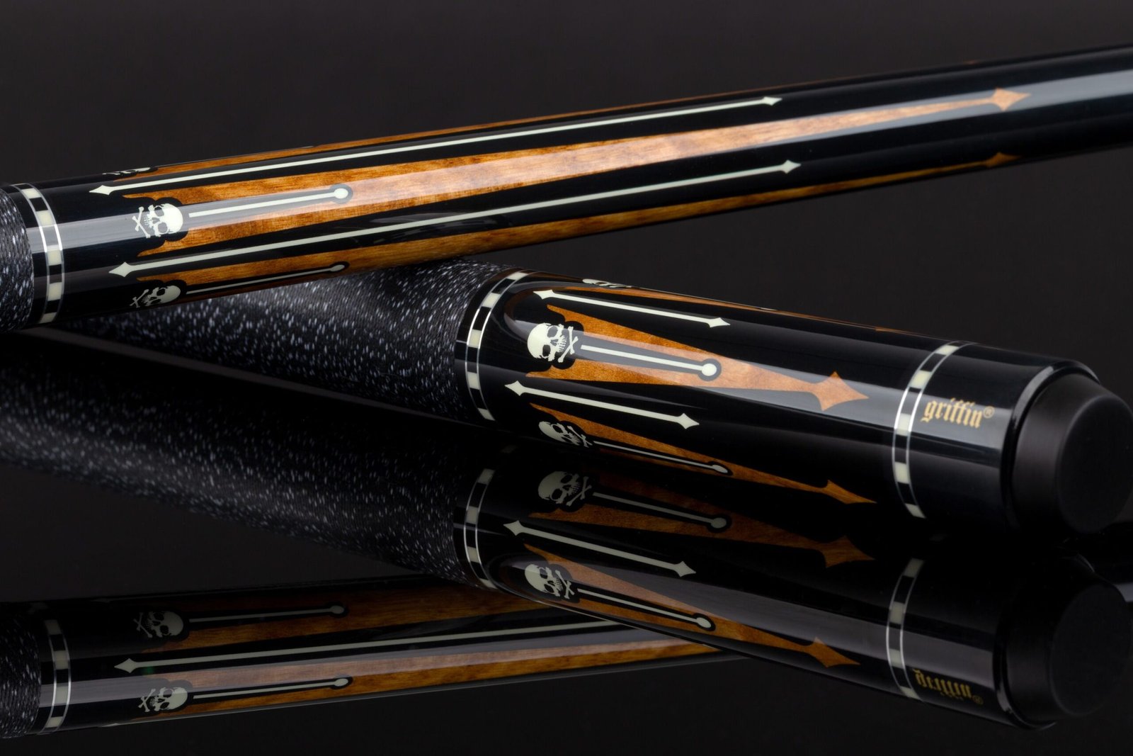 Griffin GR30 Pool Cue – Black with Silver & Red Point Design - Image 6