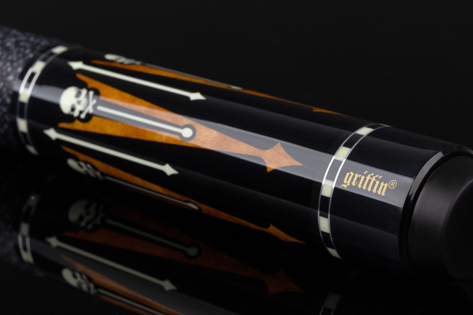 Griffin GR30 Pool Cue – Black with Silver & Red Point Design - Image 5