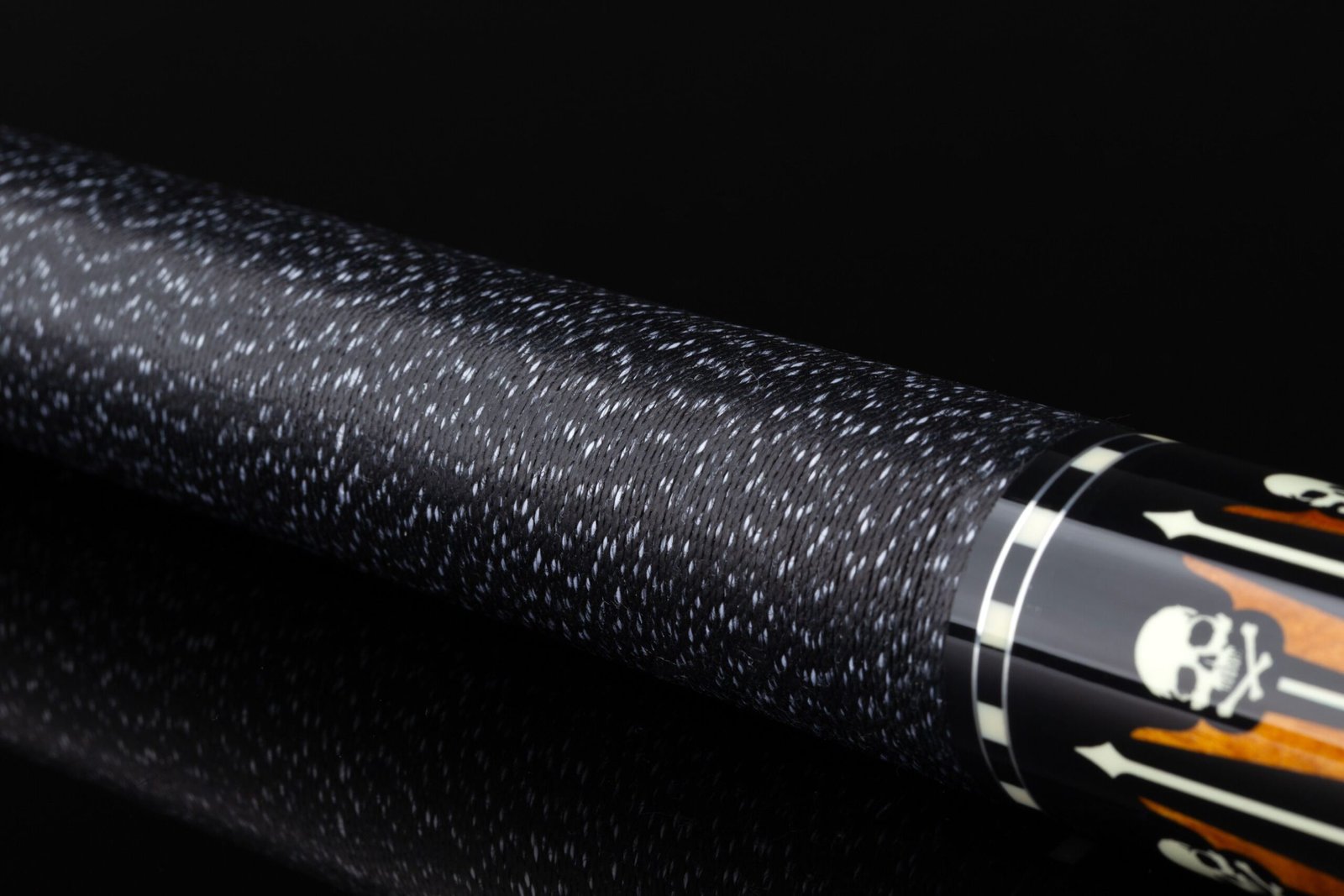 Griffin GR30 Pool Cue – Black with Silver & Red Point Design - Image 4