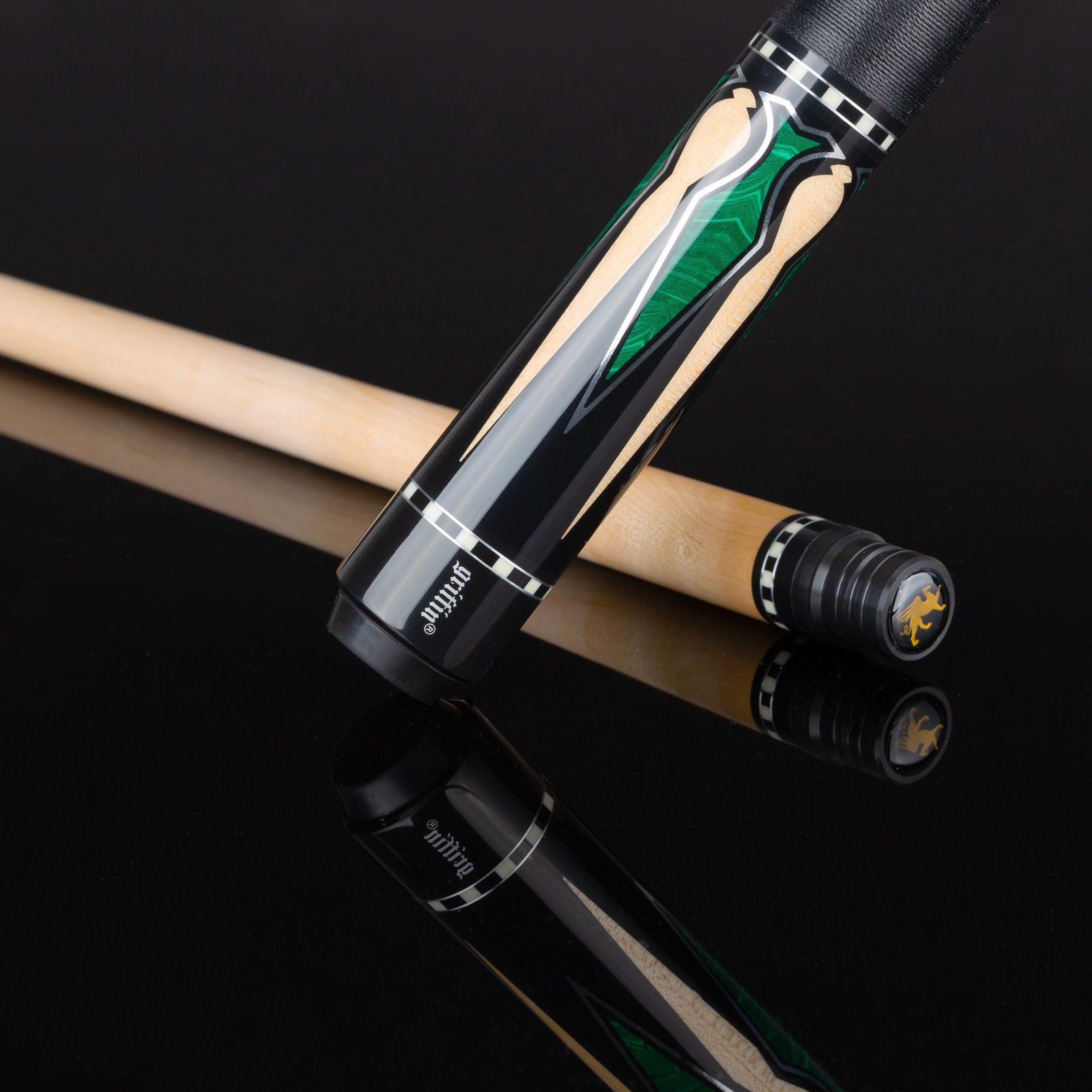 Griffin GR46 Pool Cue Black with Maple & Green Reflective Points - Image 3