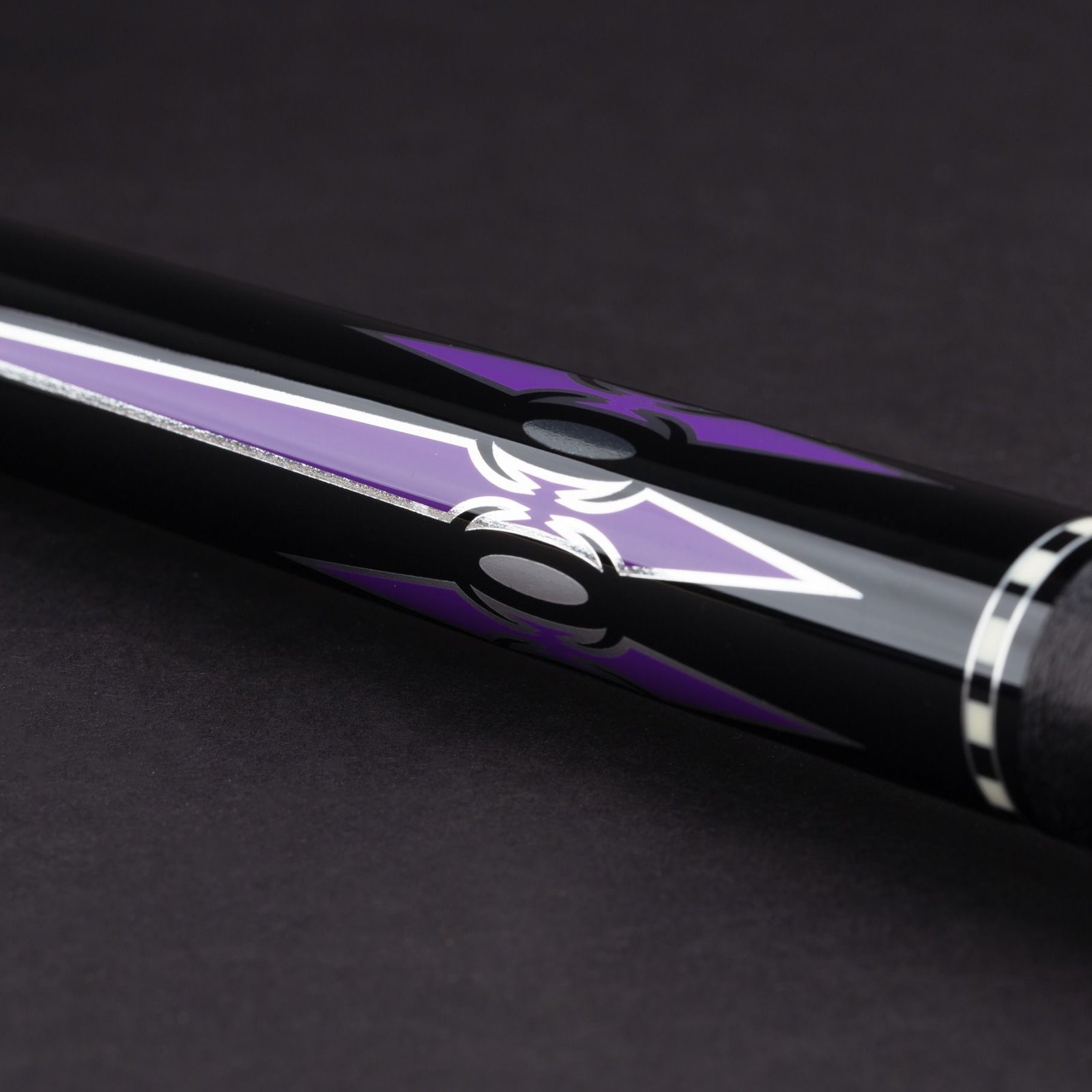 Griffin GR48 Pool Cue Black with Purple & Silver Reflective Points - Image 5
