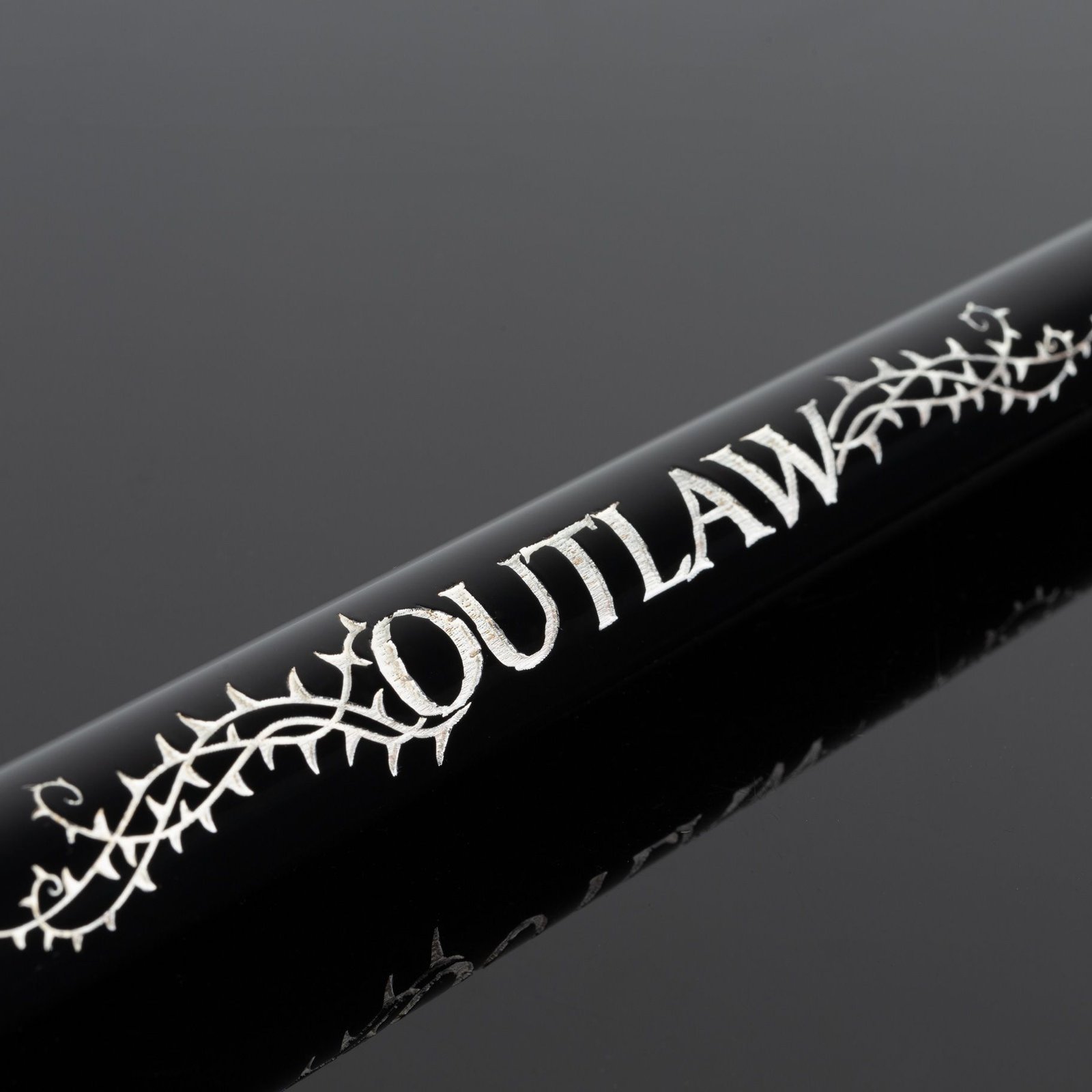 Outlaw OL60 Thunder Revolver Cue – 13mm Tip, Leather Wrap - Image 5