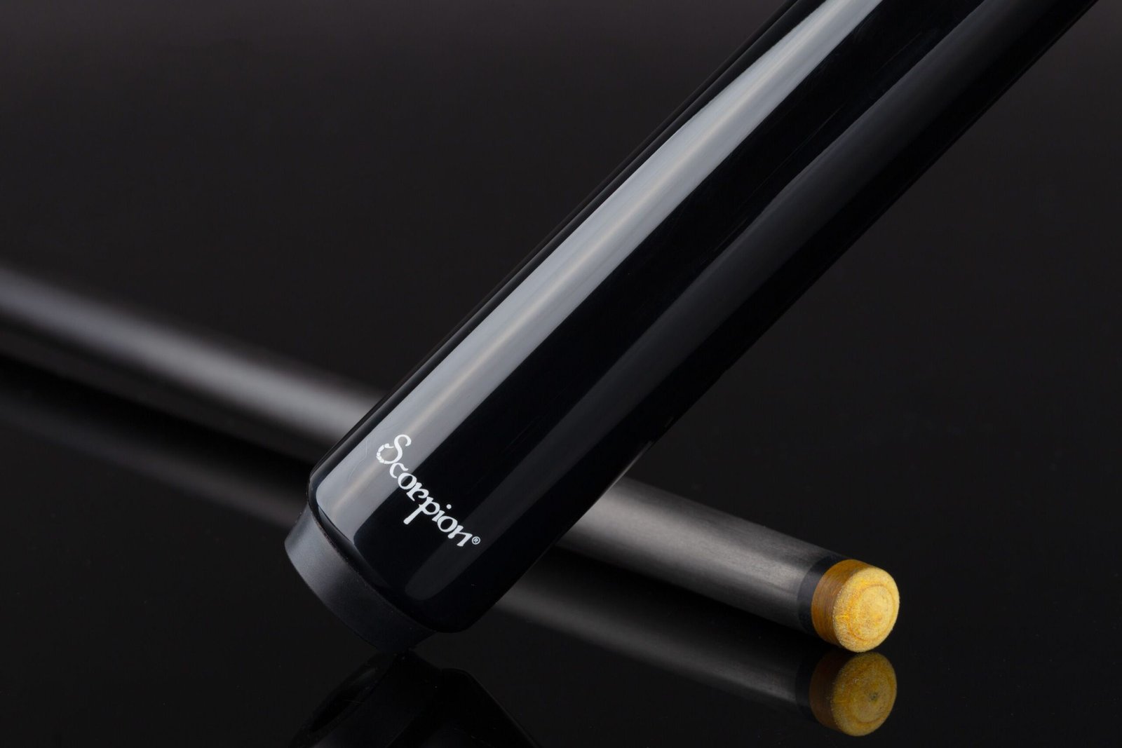 Scorpion SCO120 Sneaky Pete Carbon Fiber Cue Red Stain - Image 5