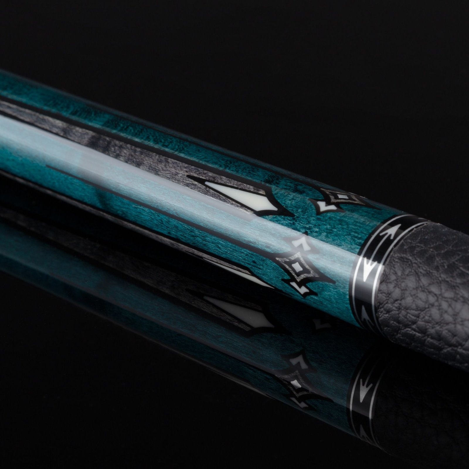 Spartan SPR08 Cue Silver & Red Tribal Design Black Leather Wrap - Image 6