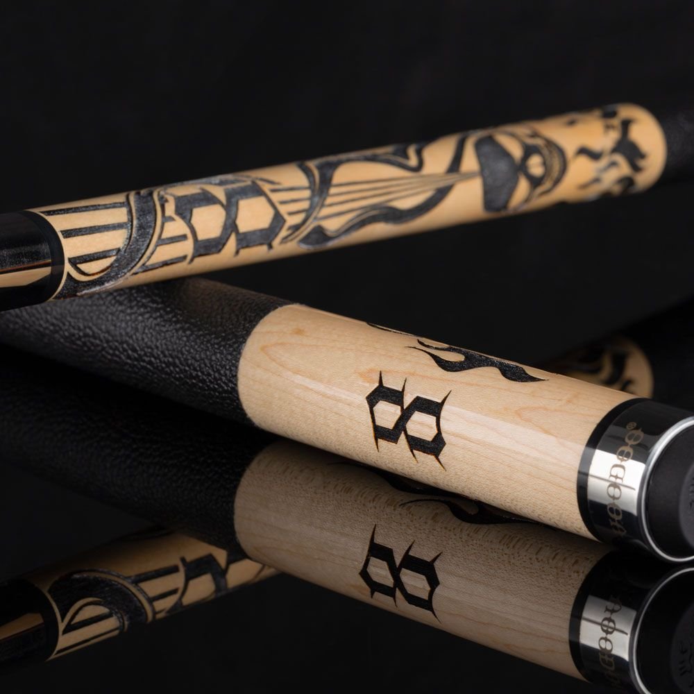 Voodoo VOD37 Cue – Skull Flames, 13 mm 7-Layer Tip - Image 2